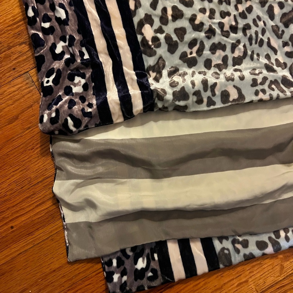 Patterned Crushed Velvet Scarf